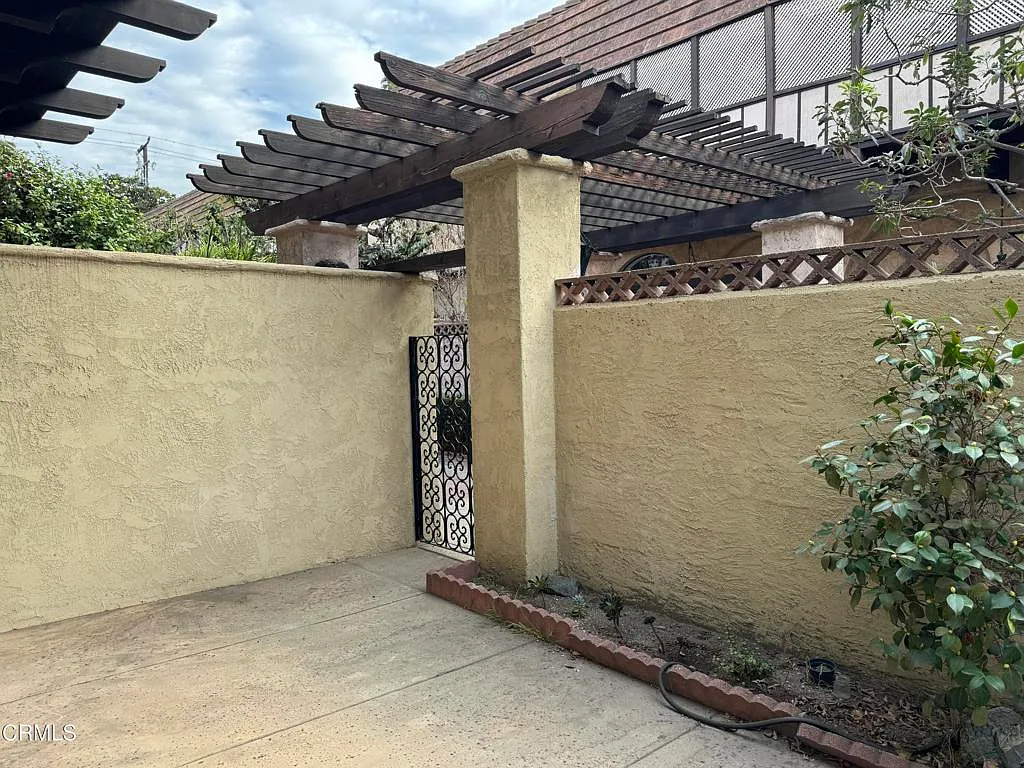 2 bed, 2.5 bath, 1672 sqft, $3,800 — Photo 4