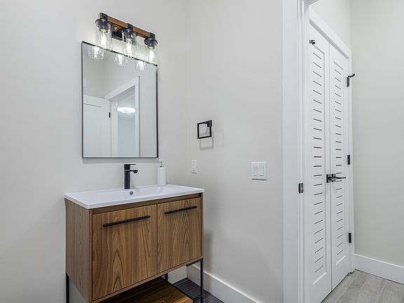 3rd image of 124-130 Ellis Ave #204