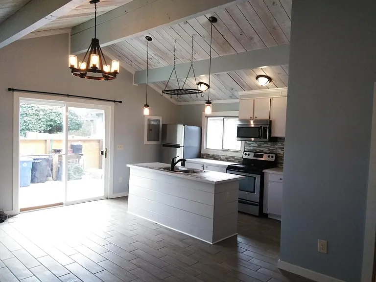 808 W Schley St — Photo 14