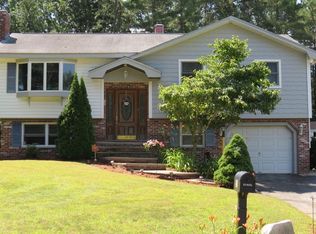 33 Burnham Rd, Billerica, MA 01821