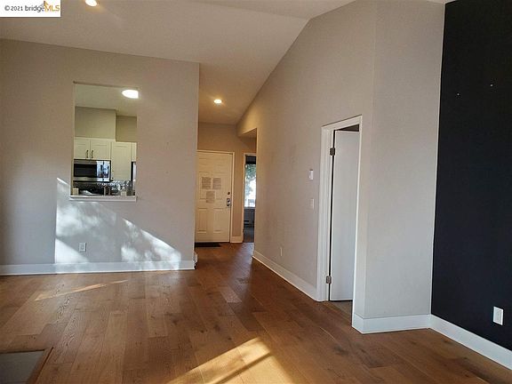 5th image of 192 Bayside Ct