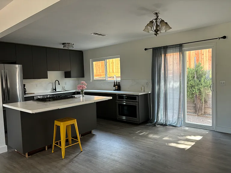 30 E Cherry Creek Rd — Photo 4