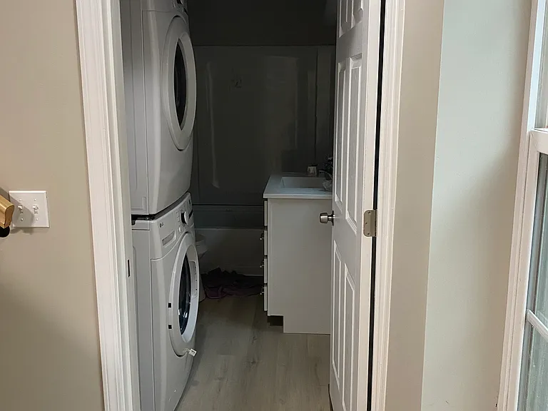 36 Snyder St — Photo 6