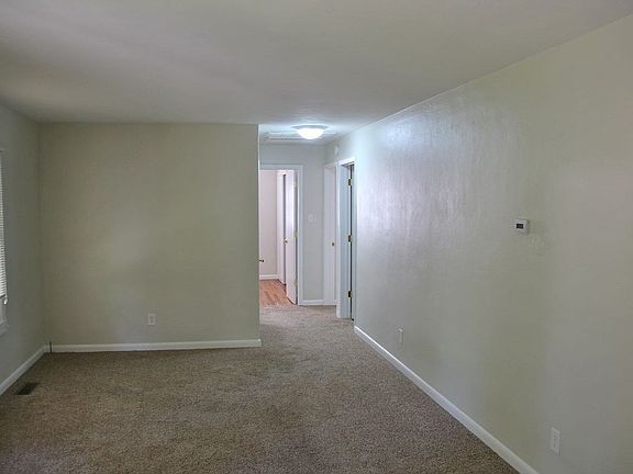 5th image of 212 E Dewey Dr