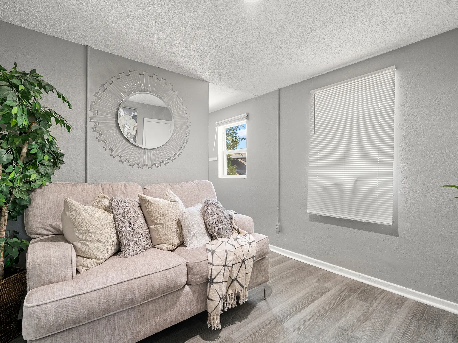 1 bed, 650 sqft, $1,995 — Photo 4