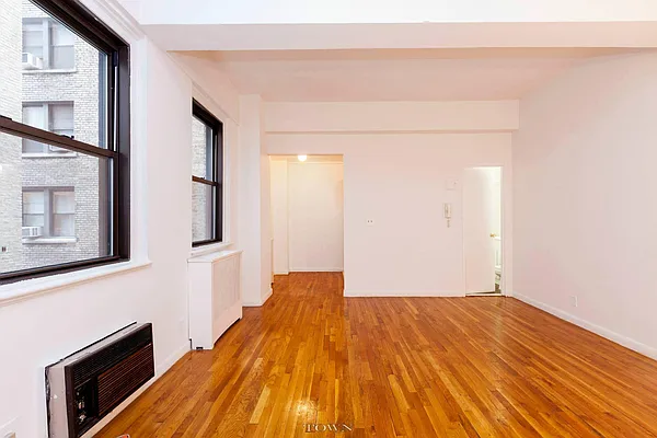 Rented by Town Residential | media 21