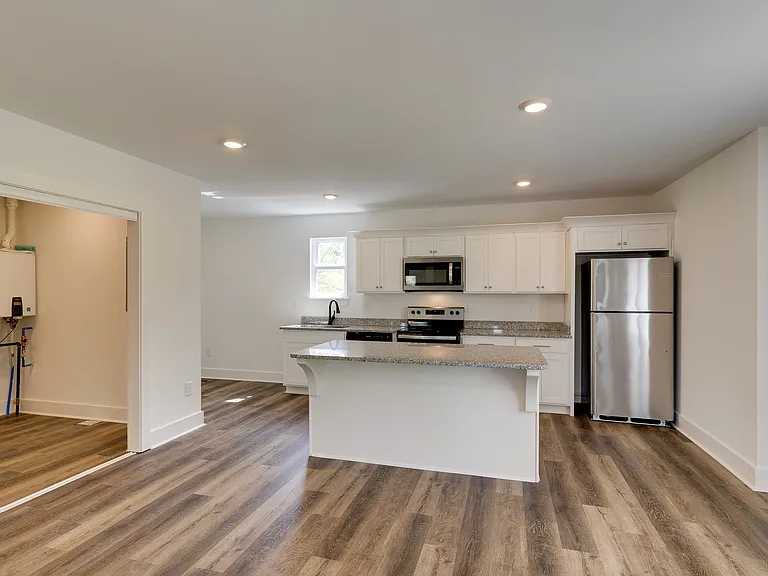 1812 Batts Blvd — Photo 6