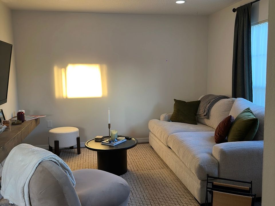 1st image of 219 Dorchester Sq