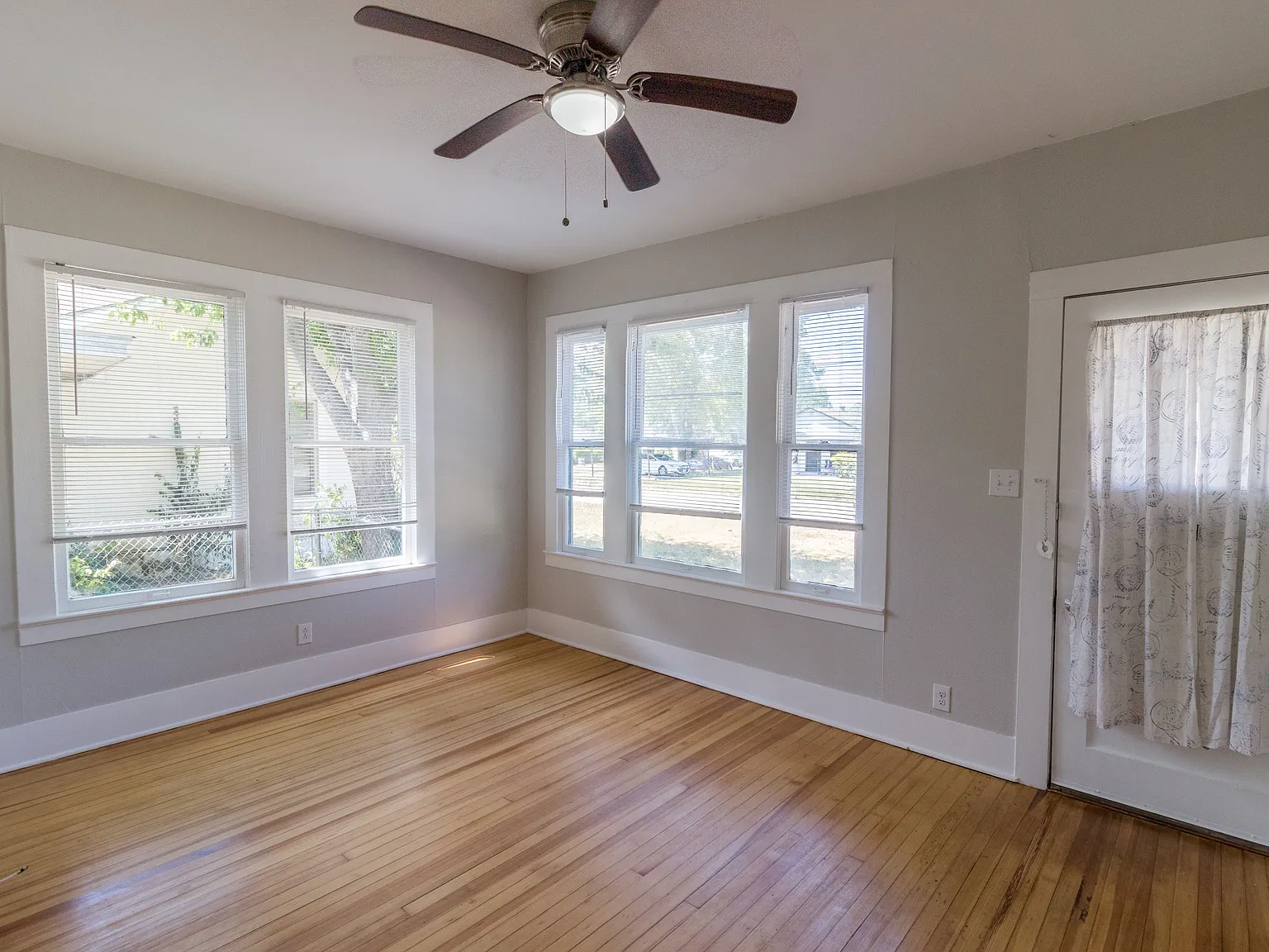 3 bed, 1210 sqft, $1,600 — Photo 4