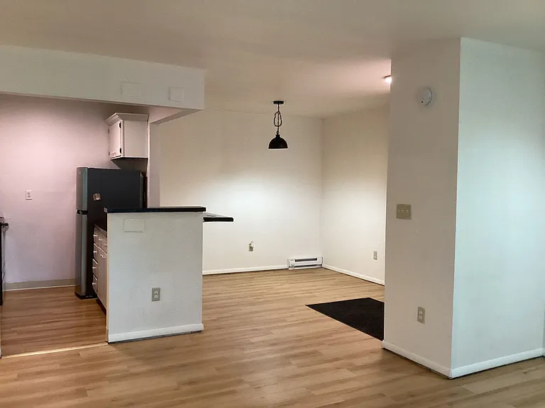 University Park Apartments near Cornell University — Photo 240
