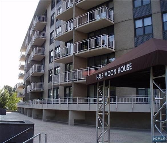 1st image of 2400 Hudson Ter APT 5G