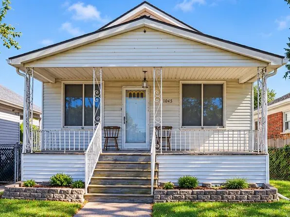 1045 5th St, Wyandotte, MI 48192