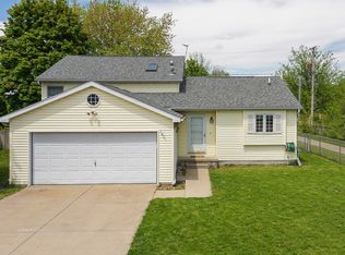 1401 W Indian Dr, Pontiac, IL 61764