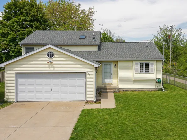 1401 W Indian Dr, Pontiac, IL 61764