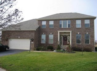 512 Chatham Ct, Pickerington, OH 43147