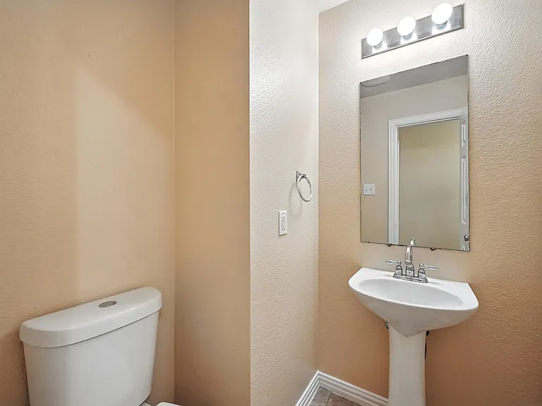224 Bluefinch Dr — Photo 9