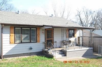 3rd image of 1718 Fay St