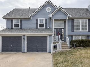 602 Forrest View Ct, Raymore, MO 64083