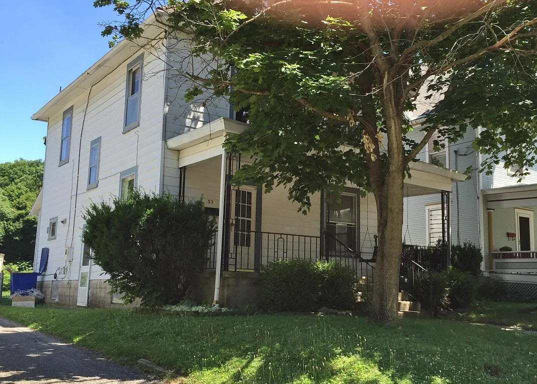 33 Montrose Ave photo 1
