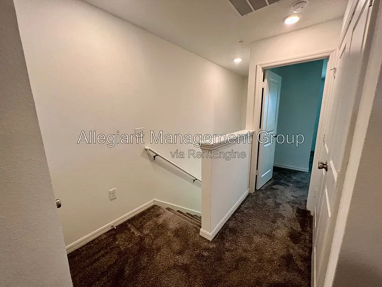 3805 Hampton Chase Ln — Photo 12