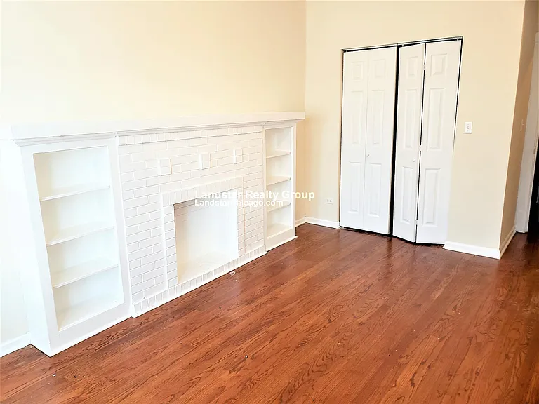 4449 N Hamlin Ave #3 — Photo 4