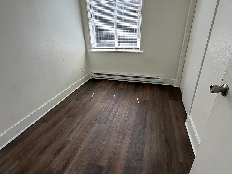 1453 S 308th St #4 — Photo 11