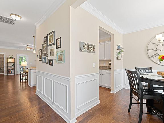 5th image of 101 Benning Hills Pl