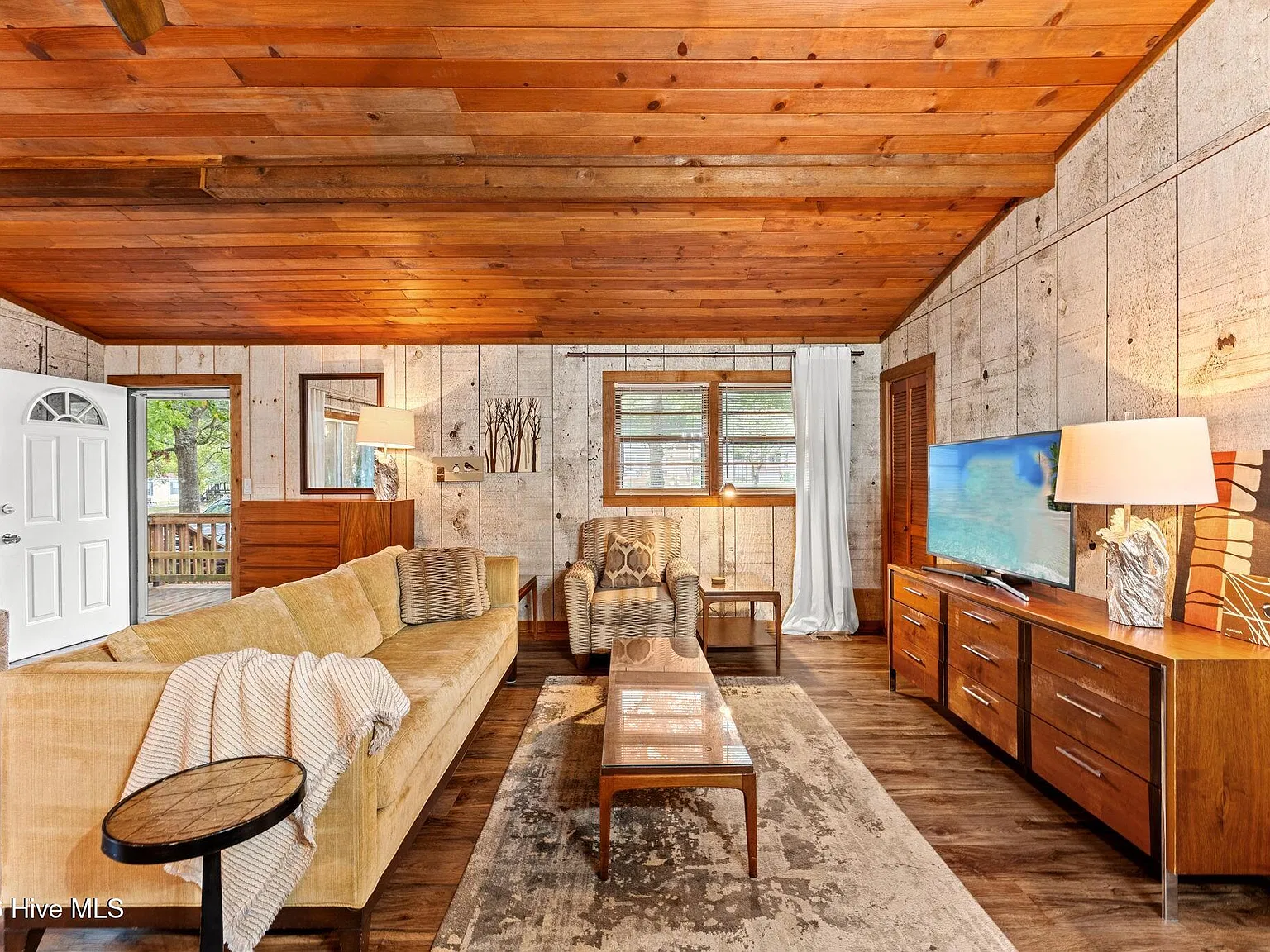 2 bed, 2.0 bath, $2,100 — Photo 3
