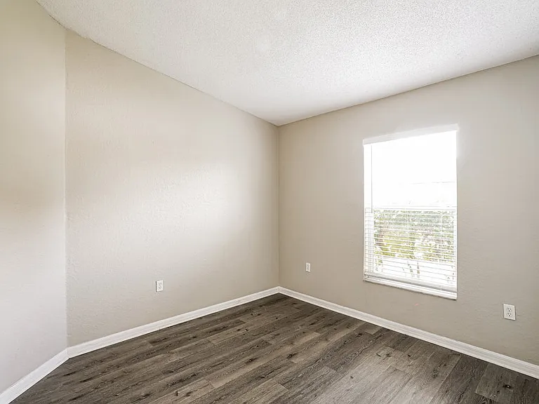 4944 Palm View Dr N — Photo 13