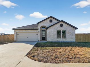 132 W Medium Meadow Dr, Lytle, TX 78052