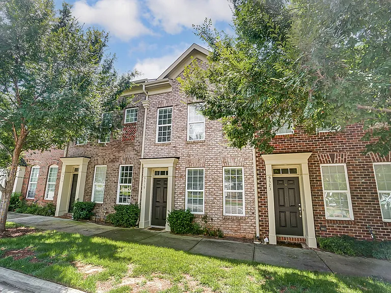 9519 Longstone Ln — Photo 34