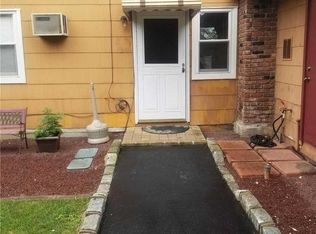 3 Space Ave, Farmingville, NY 11738