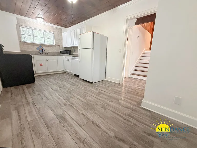 255 Brooks St — Photo 4