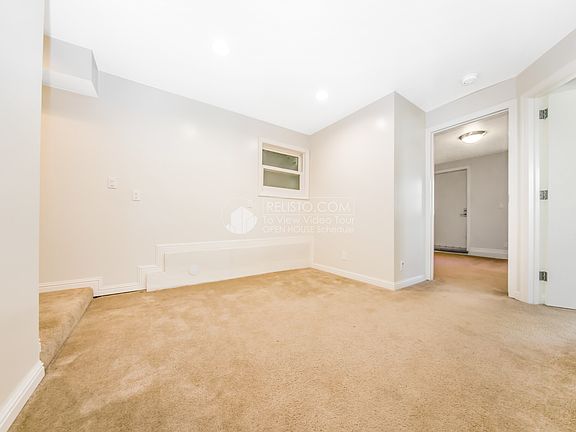 3rd image of 909 Balboa St #A
