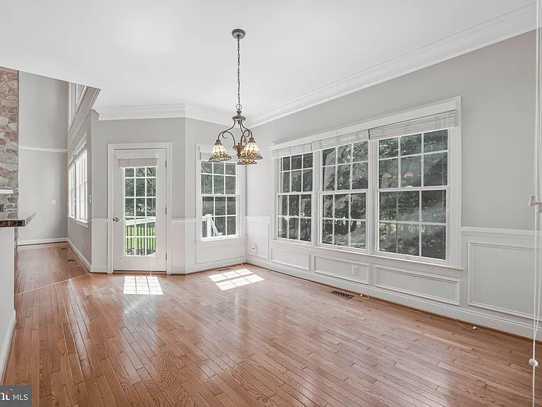 5834 Seven Pines Ct — Photo 10