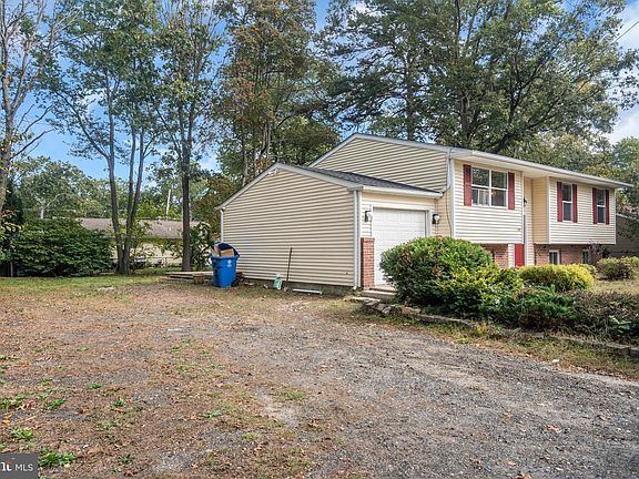 2nd image of 242 Phillips Ave