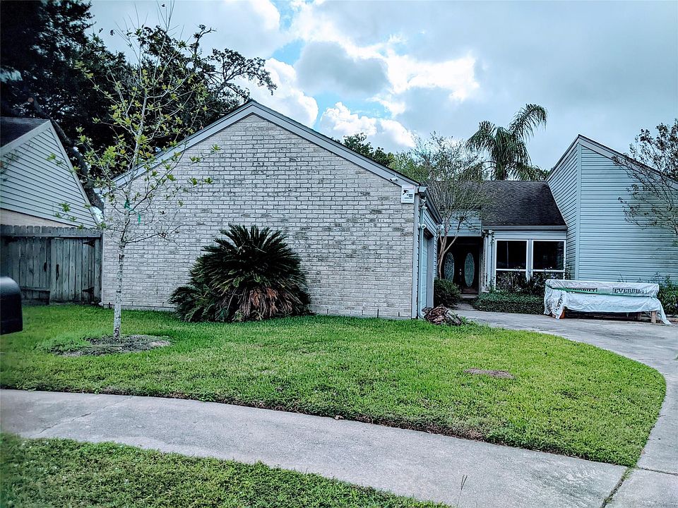 1st image of 15803 Red Willow Dr