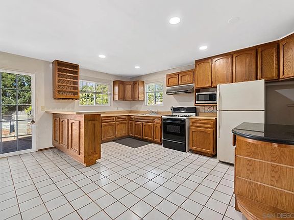 3rd image of 3304 Neosho Pl