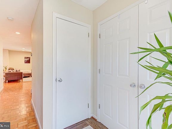 3rd image of 11621 Newbridge Ct