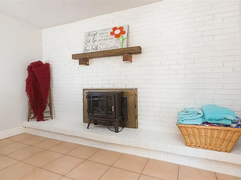 4206 W Wisconsin Ave — Photo 22