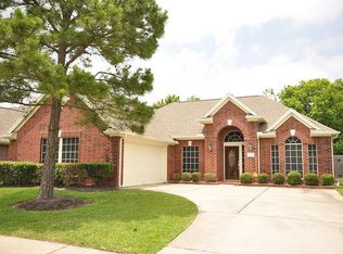 1914 Oakwood Court Dr, Baytown, TX 77521
