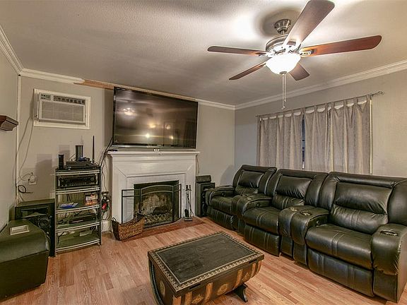 3rd image of 919 N Hartsdale Ave