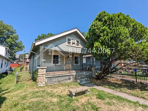 4028 Indiana Ave Photo 1