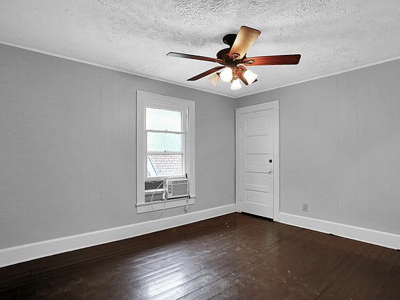 3rd image of 3316 Graceland Ave
