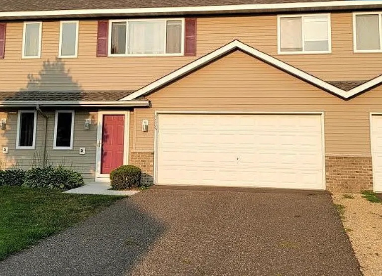 9208 Golden Pond Ln N — Photo 1