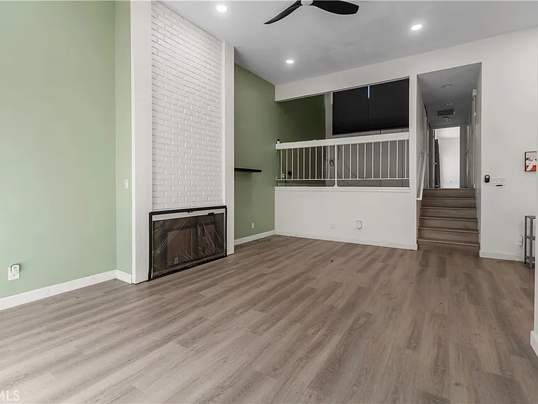 1532 Windsor Ln — Photo 6