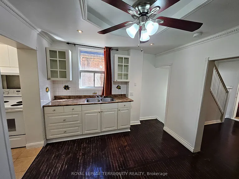 14 Hollis St — Photo 7
