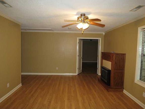2nd image of 430 Mountain View Dr