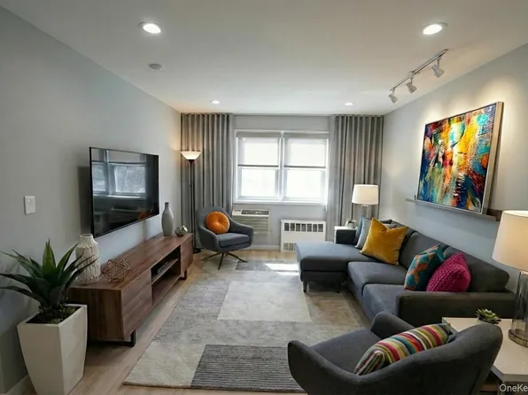 66-92 Selfridge Street #5B, Forest Hills, NY 11375