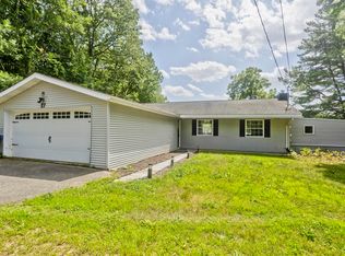 17 Congamond Rd, Southwick, MA 01077